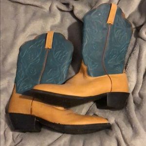 Authentic cowgirl boots!!